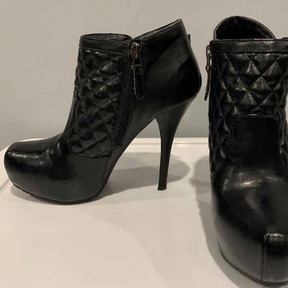 Guess Ladies Black Stilettos Shoes - Picture 5 of 9